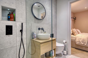 Bedroom One En-Suite- click for photo gallery